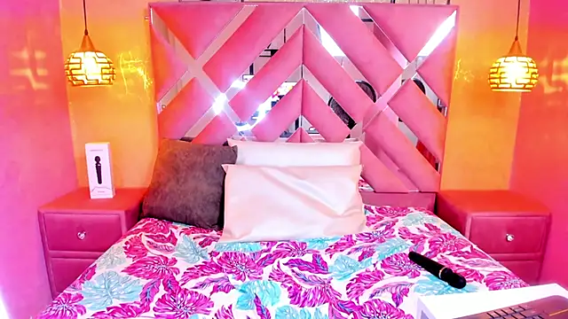 Alison Chan  online show from September 26, 4:59 pm