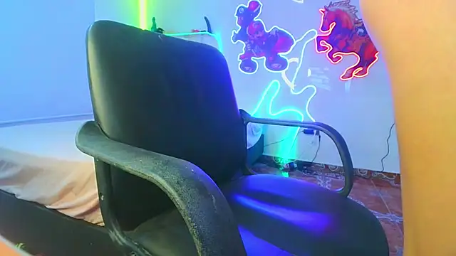 Snapshot of sweetie_tsgirl_ chatting on December 23, 12:52 pm sweetie tsgirl online show from December 23, 12:52 pm