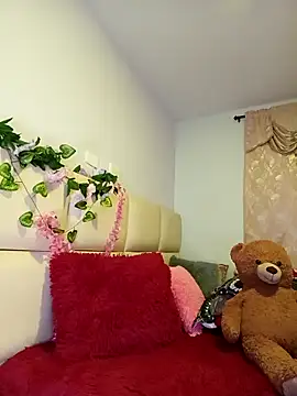 kymmgolden online show from March 13, 12:44 pm