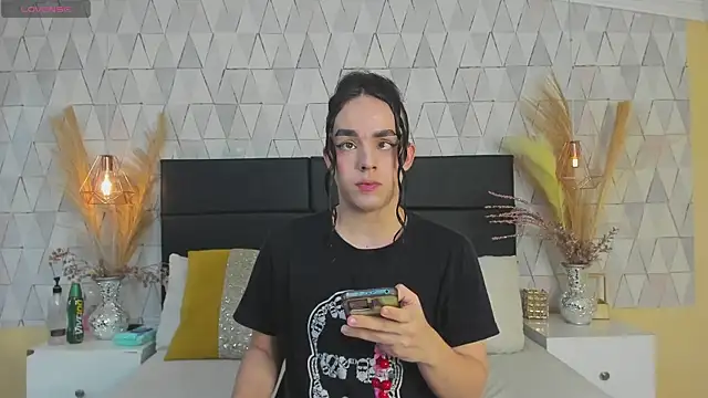 JustinePerry online show from March 11, 4:05 am