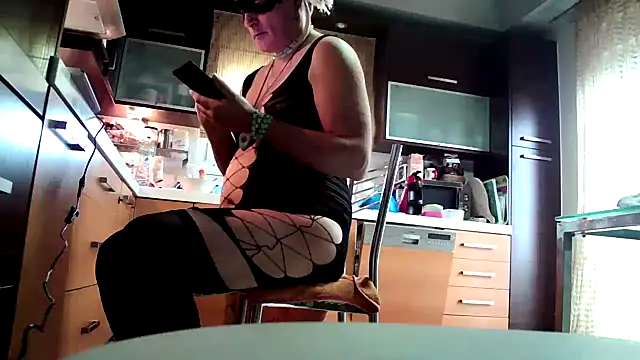 Kalia Cross online show from January 19, 8:01 am