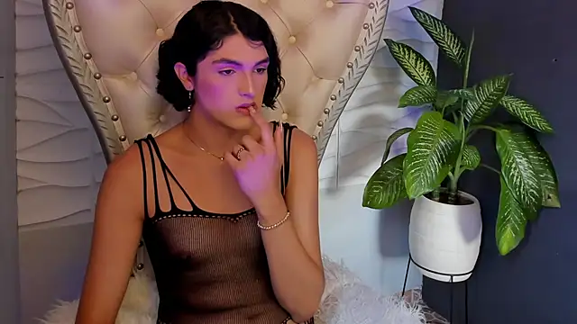 rihannagil online show from October 4, 3:46 pm