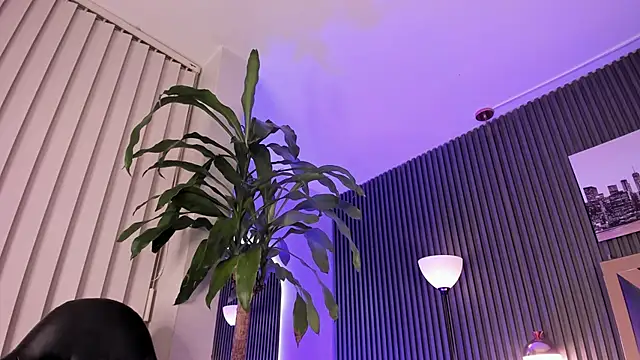 bella raiderr online show from February 3, 6:33 am