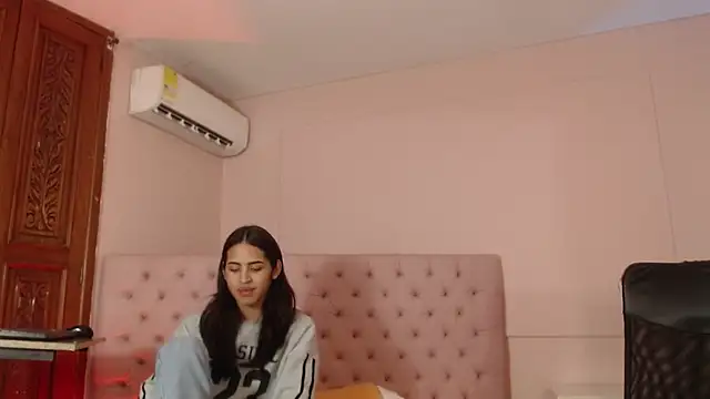 alice sofia online show from March 18, 1:57 pm