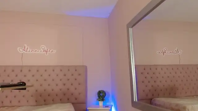 alice sofia online show from September 27, 12:25 pm