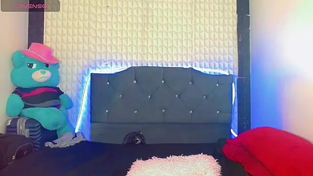 Hellen moons   online show from March 7, 3:26 am