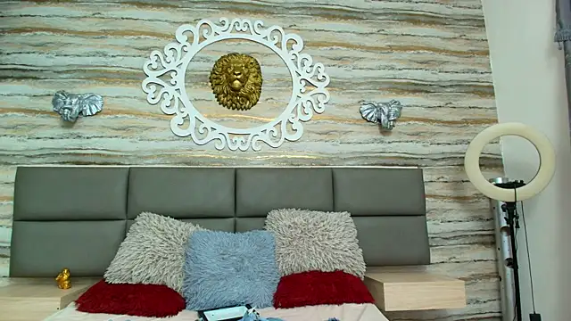 Celestial Queen  online show from September 22, 5:02 am