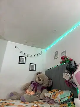 Snapshot of salomegalesoxxx chatting on October 28, 2:20 am salomegalesoxxx online show from October 28, 2:20 am