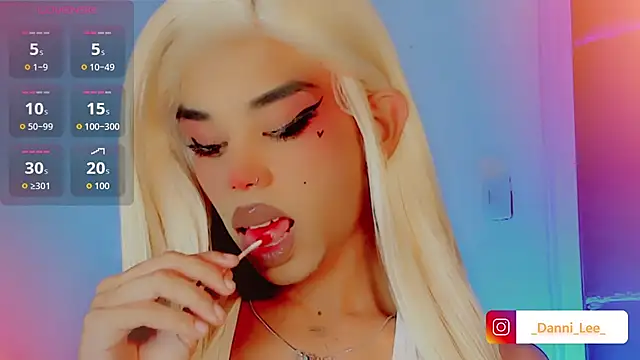 DanniLee  online show from November 3, 11:04 pm