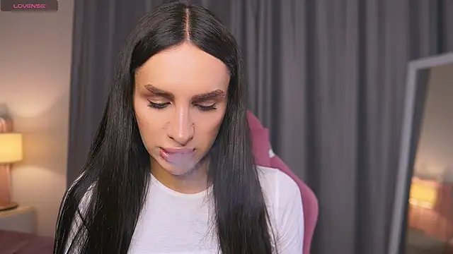 Kim Oberlin  online show from November 5, 11:10 am