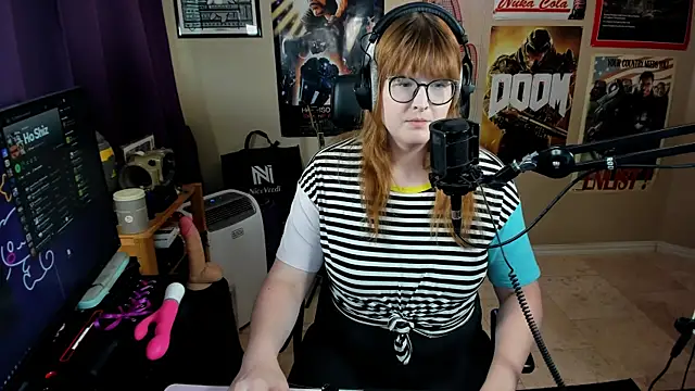 HannahCastle96 online show from August 6, 12:17 am