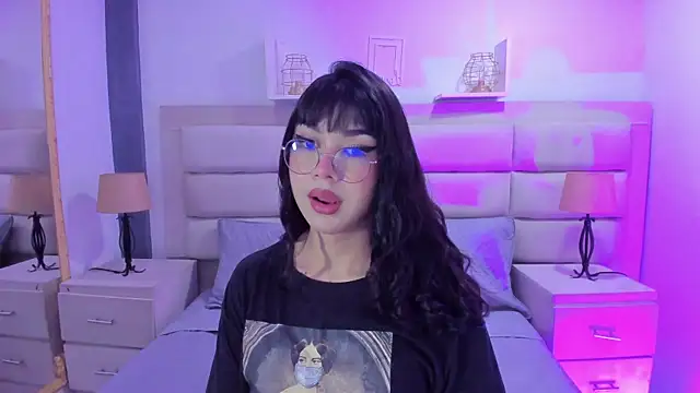 RoseCassie online show from March 12, 1:30 pm