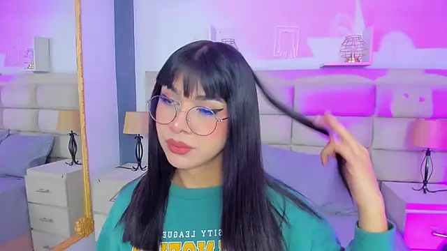 RoseCassie online show from March 14, 1:29 pm