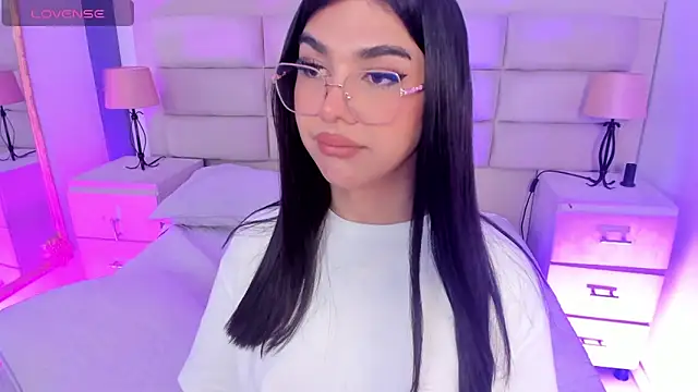 RoseCassie online show from September 9, 1:43 pm