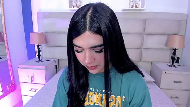 RoseCassie online show from September 25, 1:18 pm