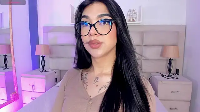 RoseCassie online show from October 6, 1:55 pm