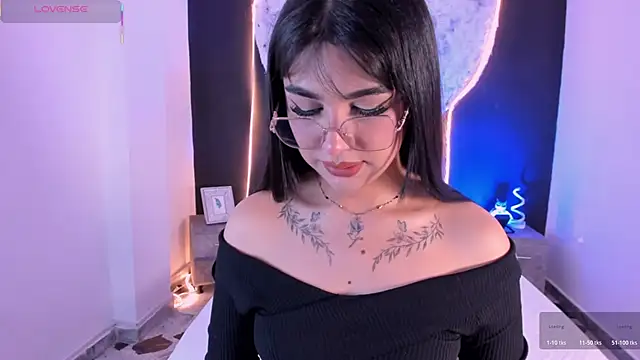 RoseCassie online show from December 2, 2:09 pm