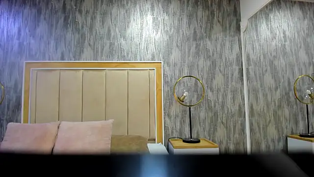 NahomyCarther online show from December 15, 4:08 am