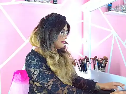 crsthinasweet online show from February 18, 3:36 am