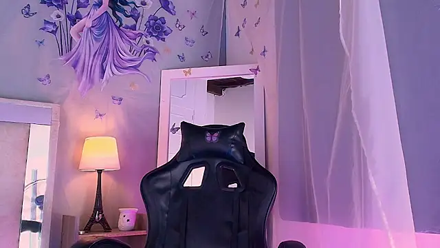 Emily Castillo 1 online show from March 9, 5:55 am