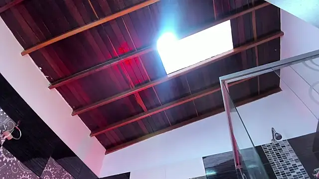 Small Hot19 online show from October 16, 11:10 am