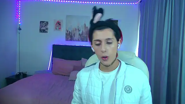 goth minerva online show from April 2, 1:53 pm