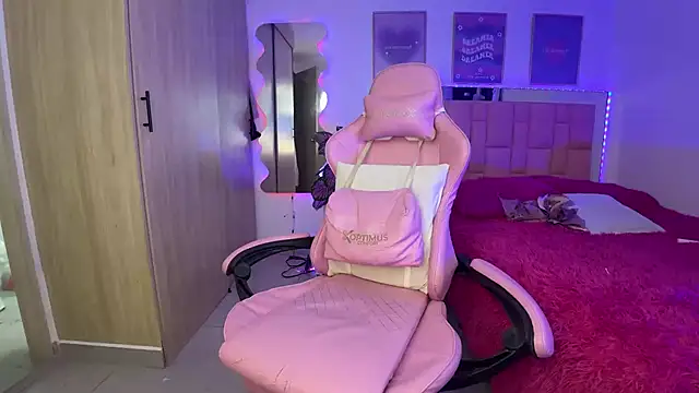 lunesweet online show from January 8, 10:25 pm