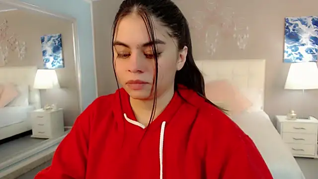 maddissonivanova online show from December 19, 7:19 pm