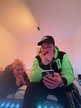 mrandmrsdarkside online show from March 5, 6:02 pm