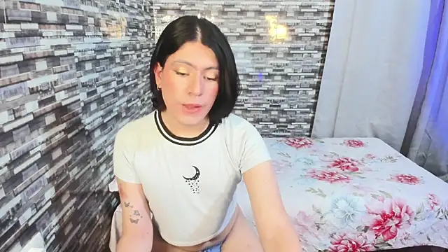 xxxEmmaxx online show from December 16, 4:28 am