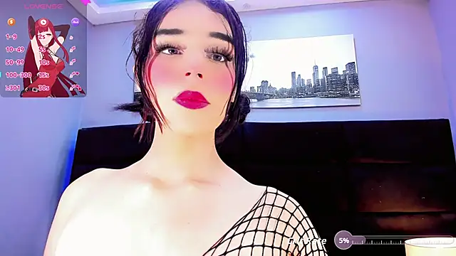 Valeria Rouss online show from October 12, 3:25 pm