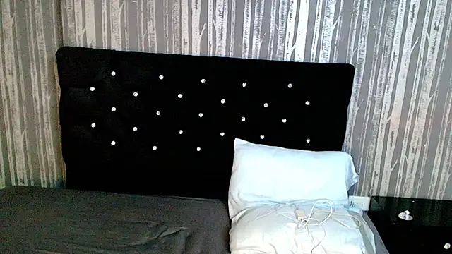 Alicee Moonn online show from February 25, 9:41 pm