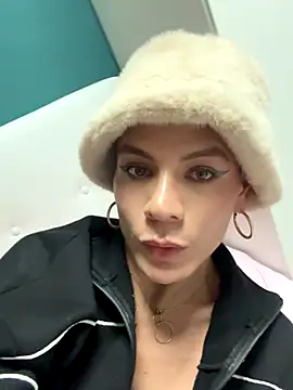 Valeriathonson online show from November 2, 10:52 pm