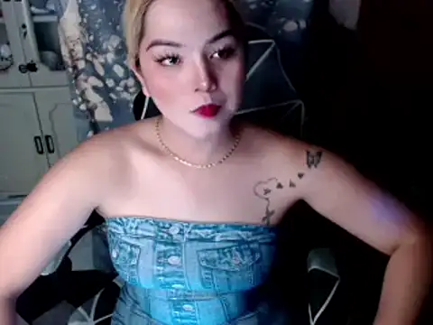 blonditax1111 online show from October 22, 8:16 am