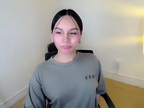 holly tabby online show from February 2, 2:21 am