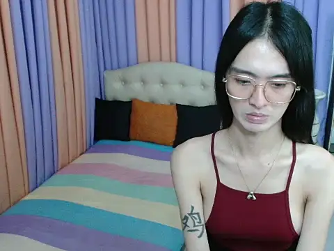 XxTsUncutAskaxX online show from December 13, 7:53 pm