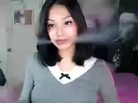 itsmekarinaaa online show from March 23, 7:19 pm