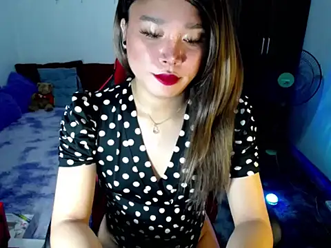 Urassiansweetcummer online show from March 4, 8:24 pm