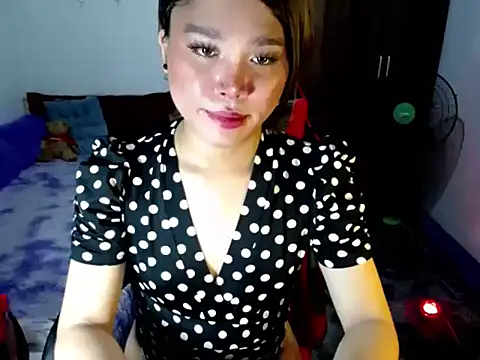 Urassiansweetcummer online show from March 29, 10:38 am