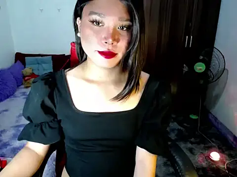 Urassiansweetcummer online show from May 16, 4:54 am