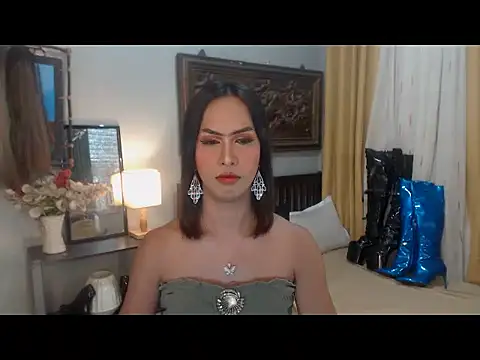 Nathalieheartt online show from November 25, 3:52 am