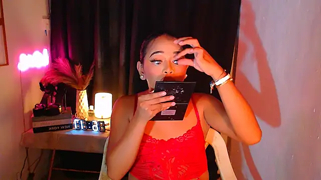 Lorainnelustts online show from November 29, 10:17 am