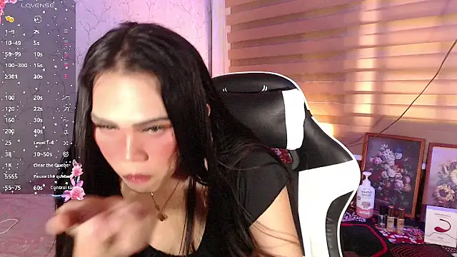 TssluttyNikka online show from October 25, 8:42 am