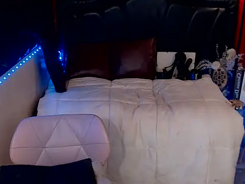 Brooklynwoods  online show from December 20, 5:19 pm