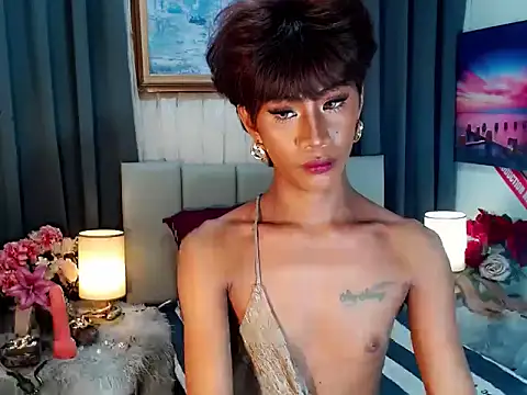 sassylatina online show from October 7, 2:40 pm