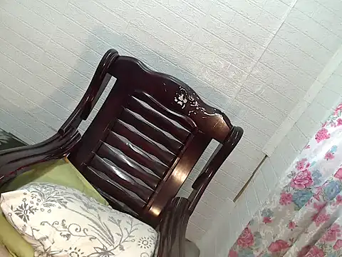 Side Chick online show from May 15, 2:53 am
