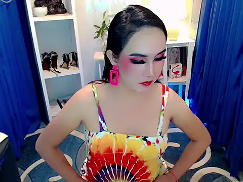 ladydesiree88 online show from April 7, 8:04 am