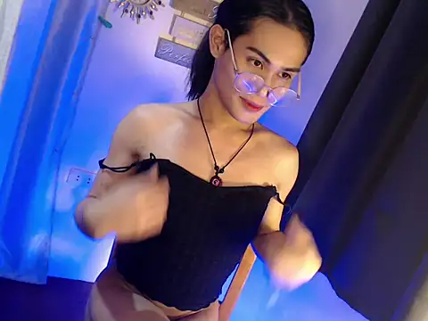 bellalot online show from October 25, 4:02 pm