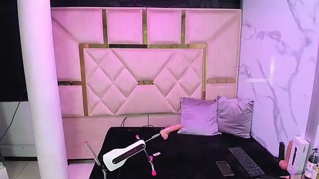 Allisonts69 online show from March 14, 2:15 am