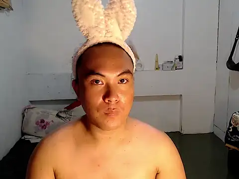 asianayumi online show from March 25, 3:17 pm